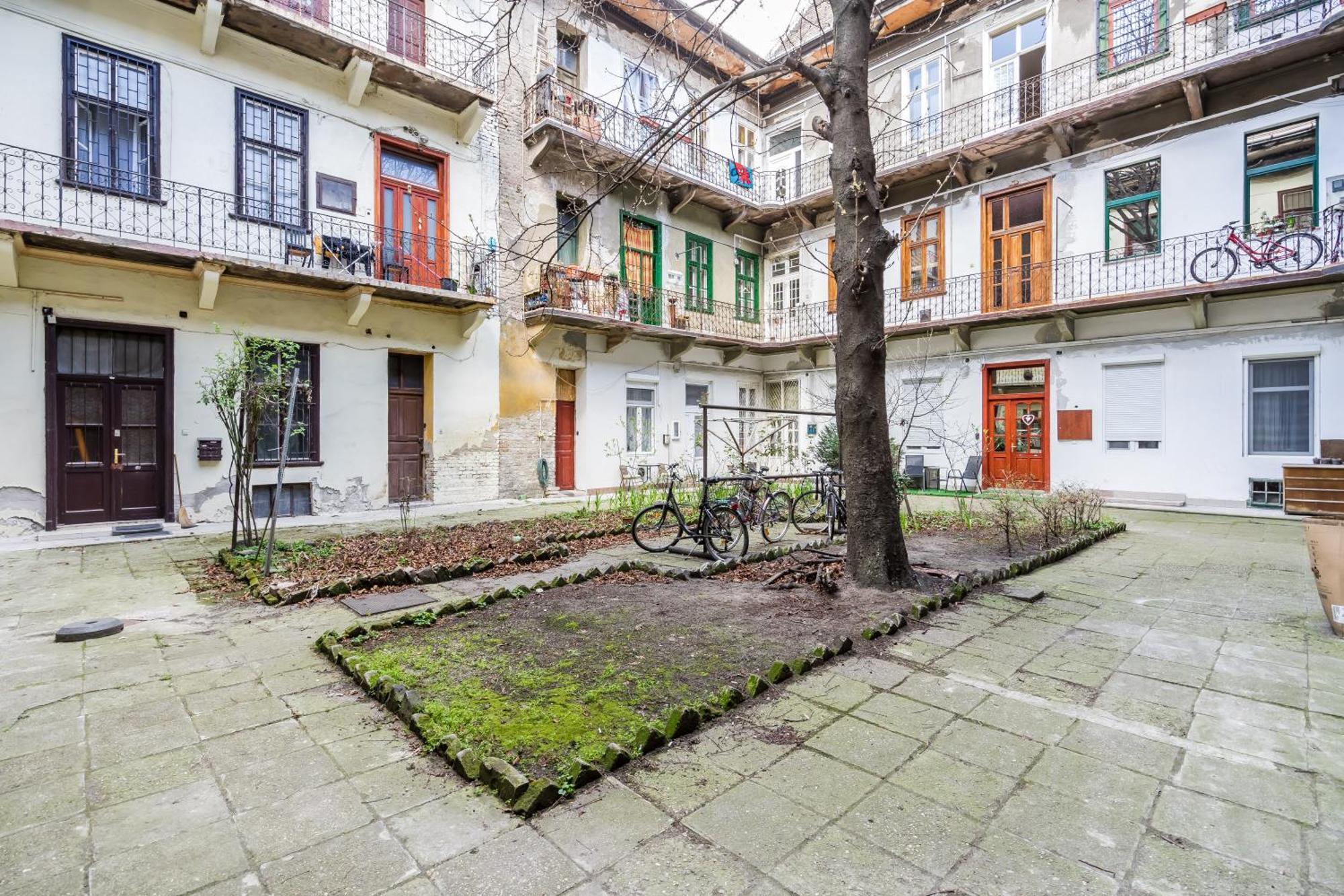 Bpr Stylish Mosaic Home With Terrace Budapest Exterior foto