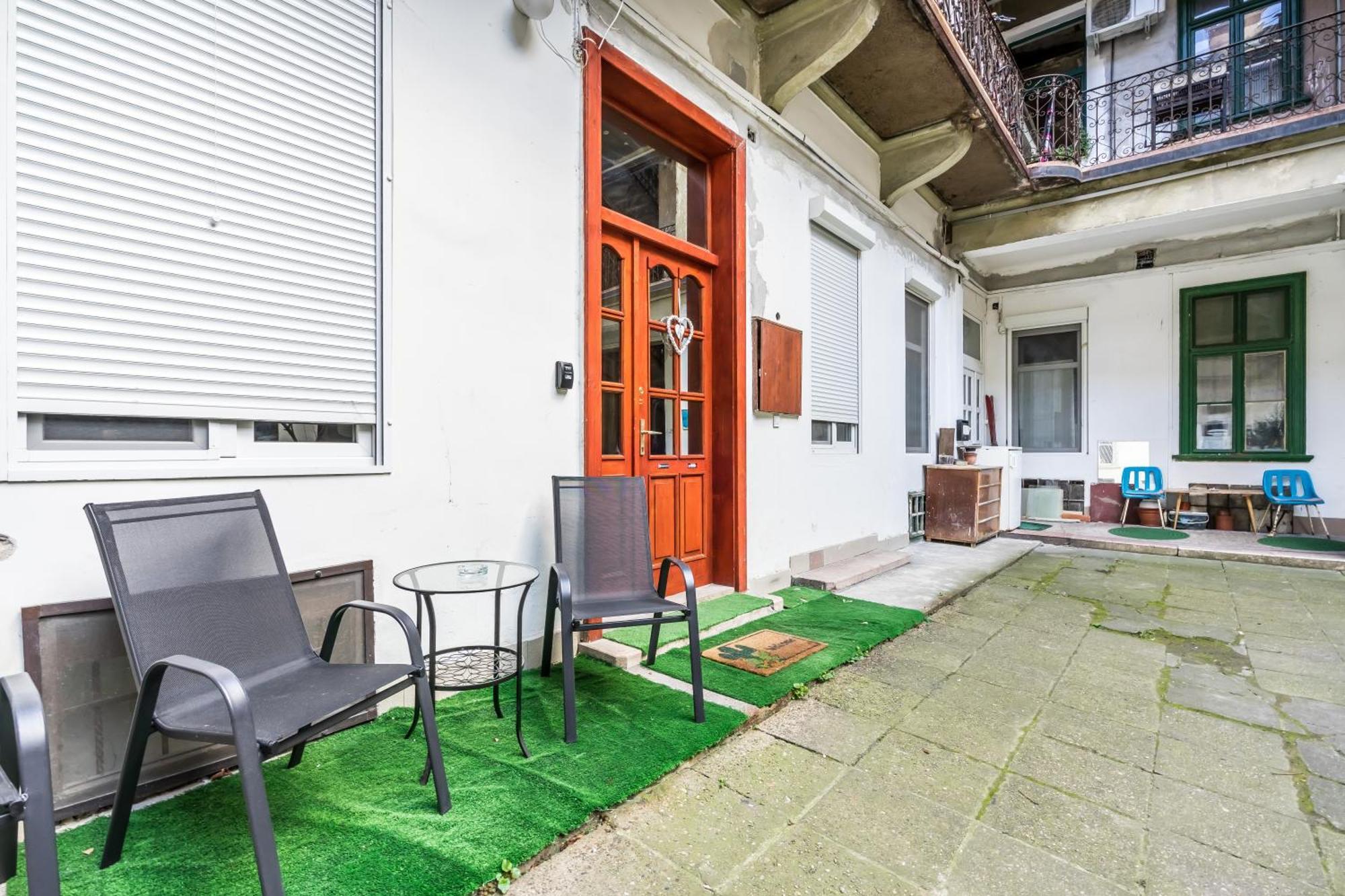 Bpr Stylish Mosaic Home With Terrace Budapest Exterior foto